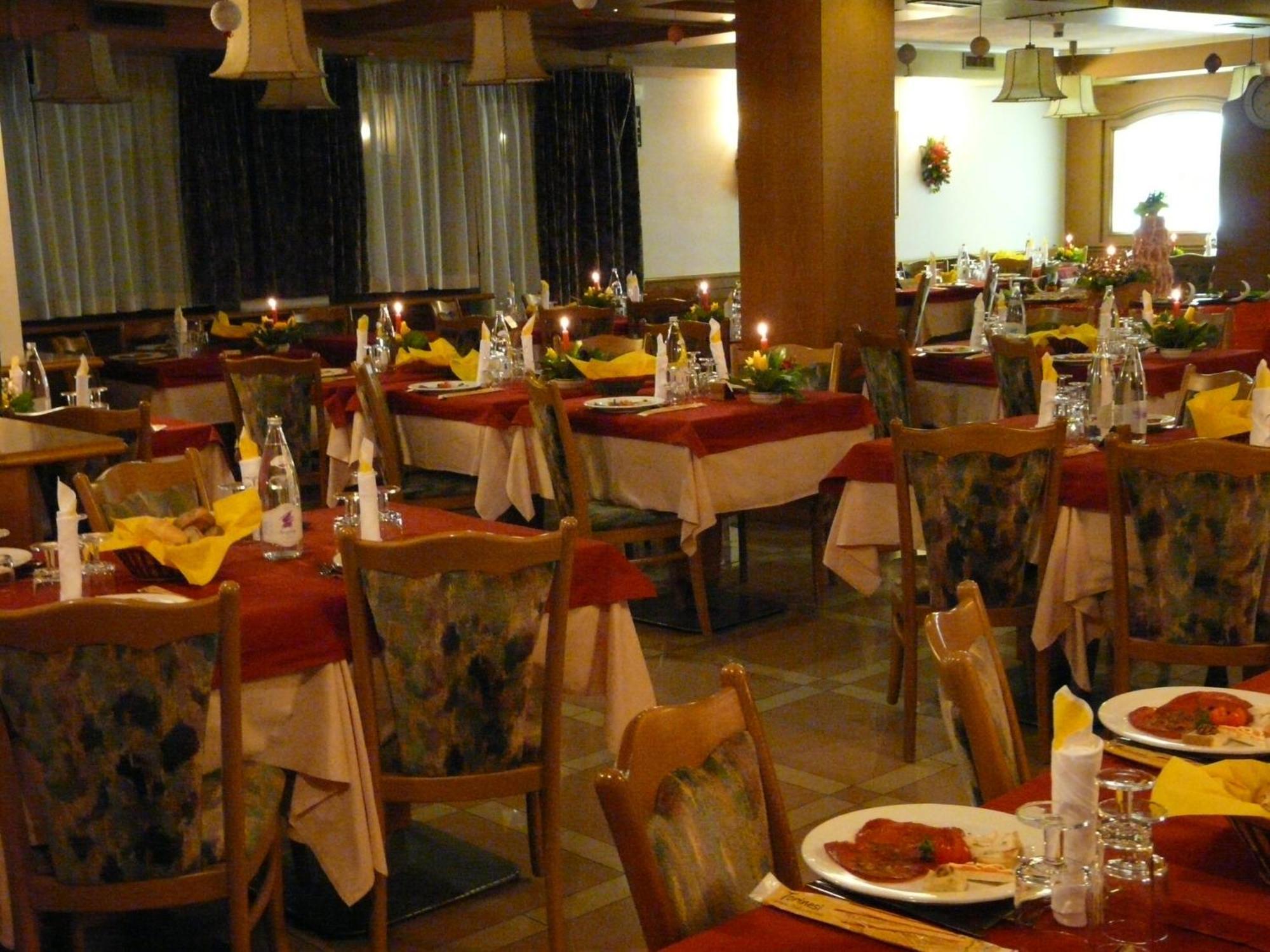 Hotel Denny Pinzolo Esterno foto