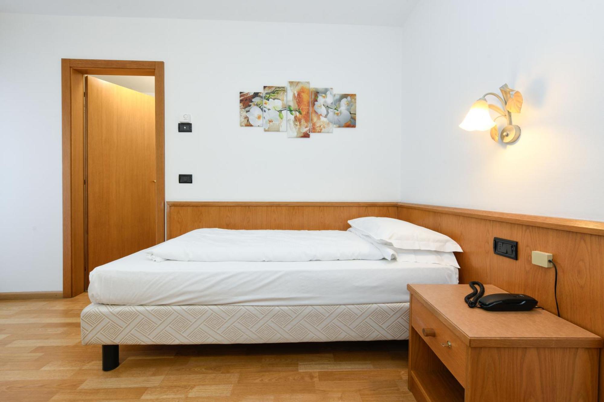 Hotel Denny Pinzolo Esterno foto