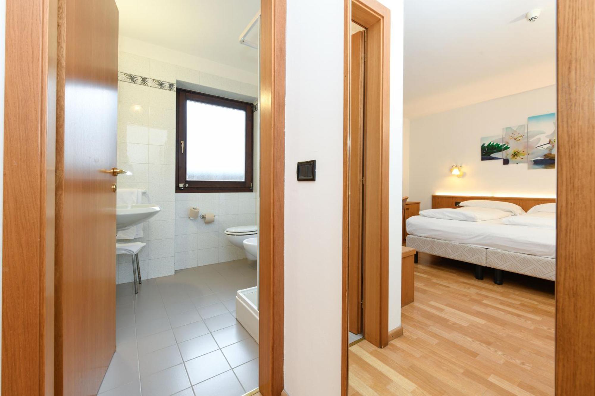 Hotel Denny Pinzolo Esterno foto