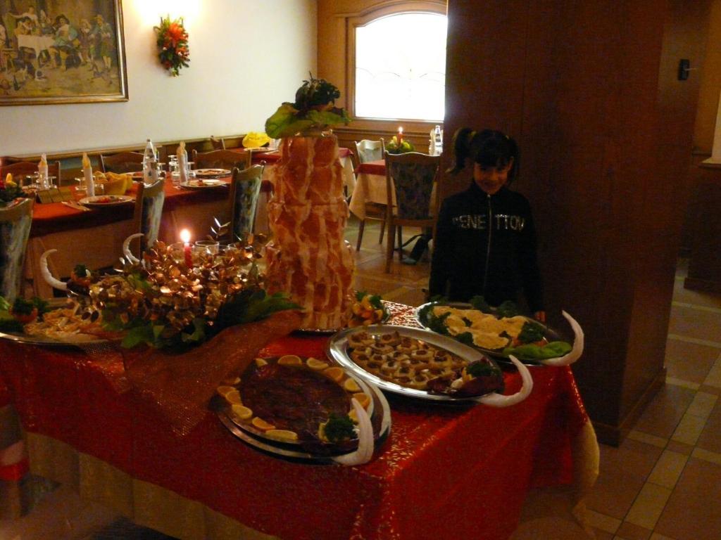 Hotel Denny Pinzolo Esterno foto